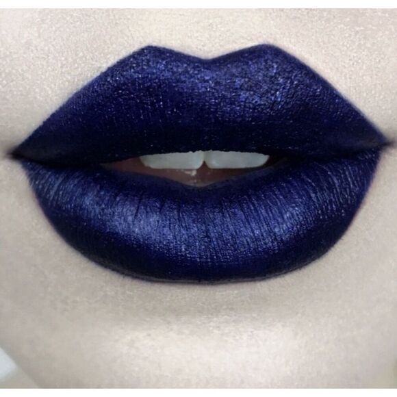 KatâVon D/KVD Studded Kiss Lipstick Poe Deep Navy Shimmer w/ Lip Liner NEW Full - Picture 3 of 4